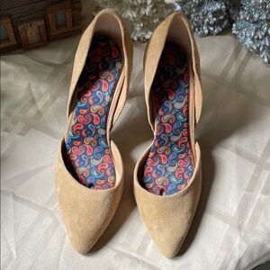 Nine West Tan Heels Elegant Design